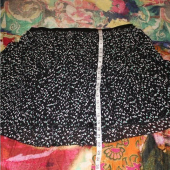 Torrid Green Floral Pleated Chiffon Skirt … - Picture 7 of 8